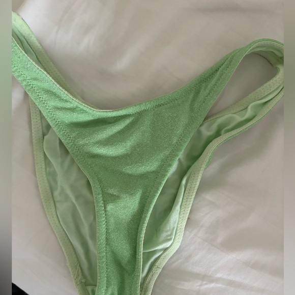 Triangl Bikini - Picture 5 of 7